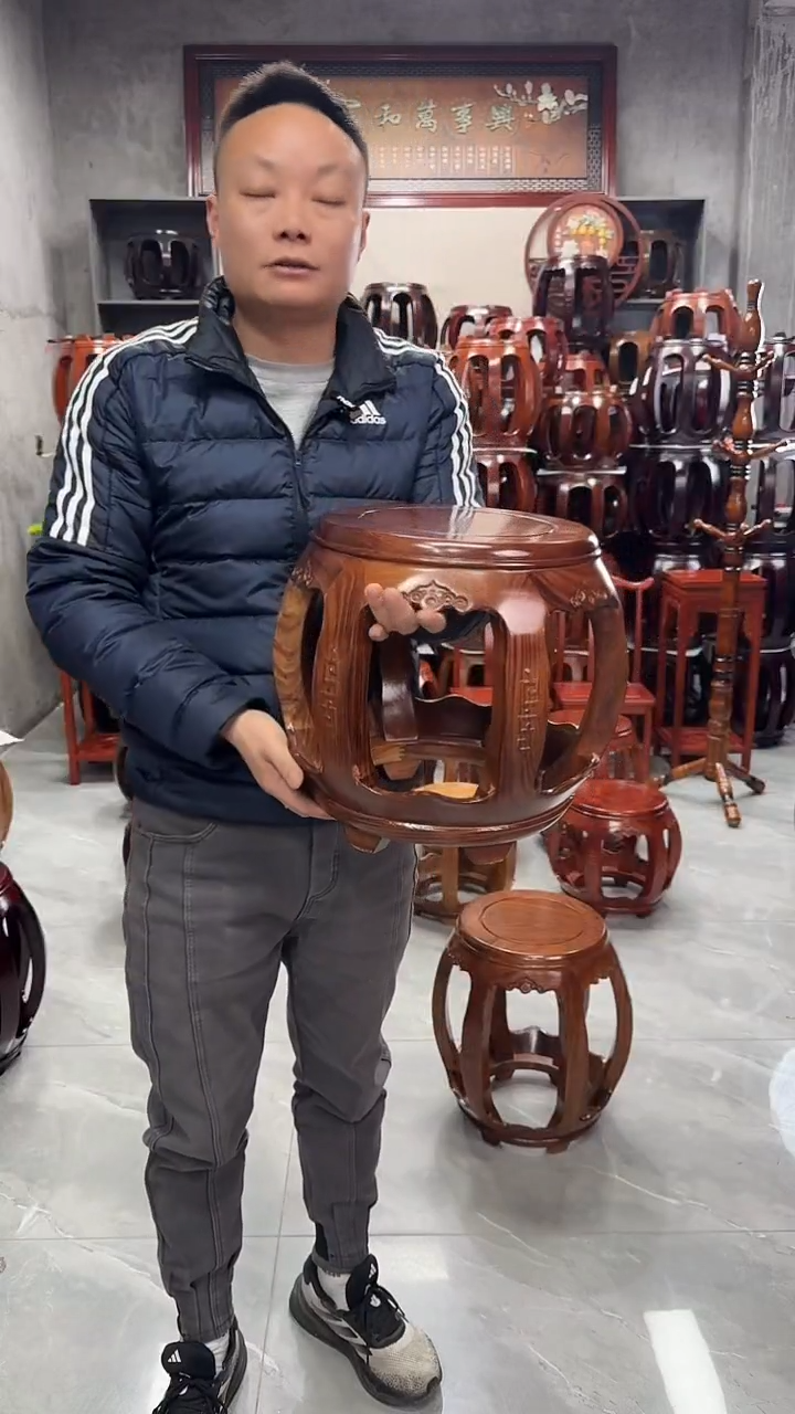 【闪购商品】花梨木类家具胡桃色小号雕花鼓凳单个