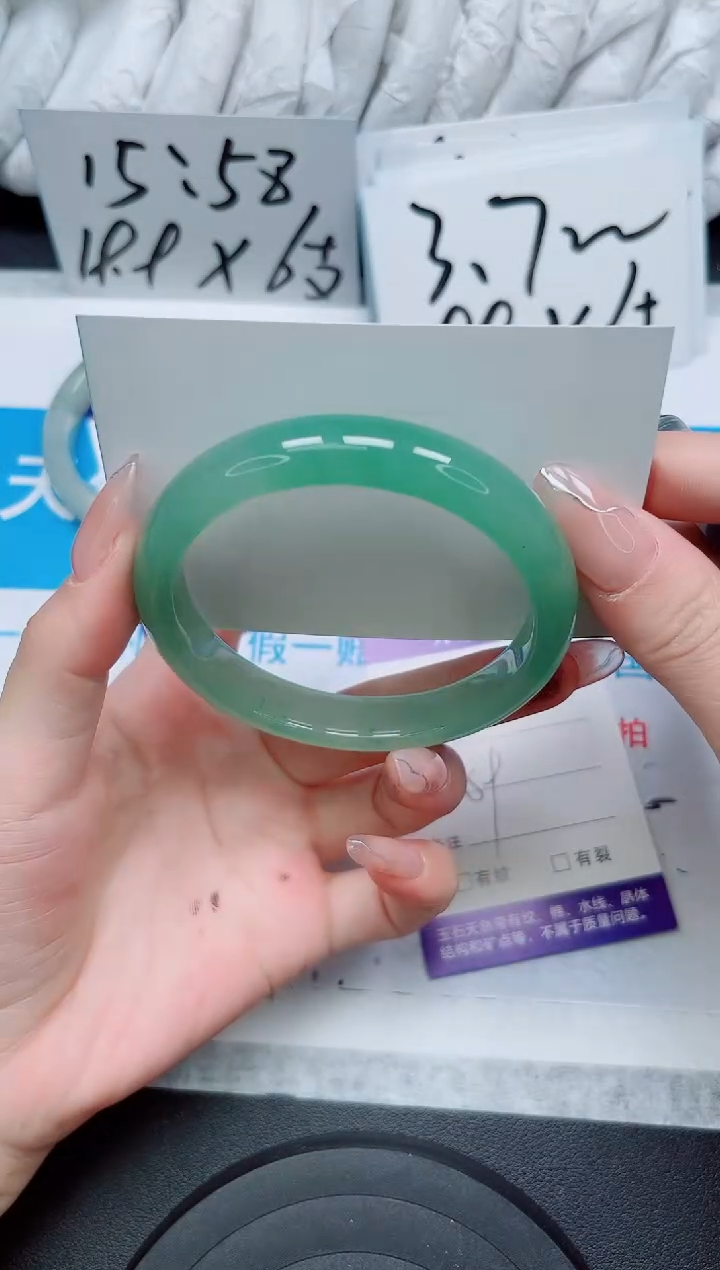 【闪购商品】石英质玉手镯未镶嵌155