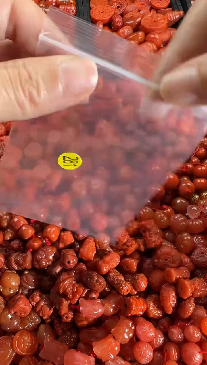 【闪购商品】南红玛瑙颈饰未镶嵌1