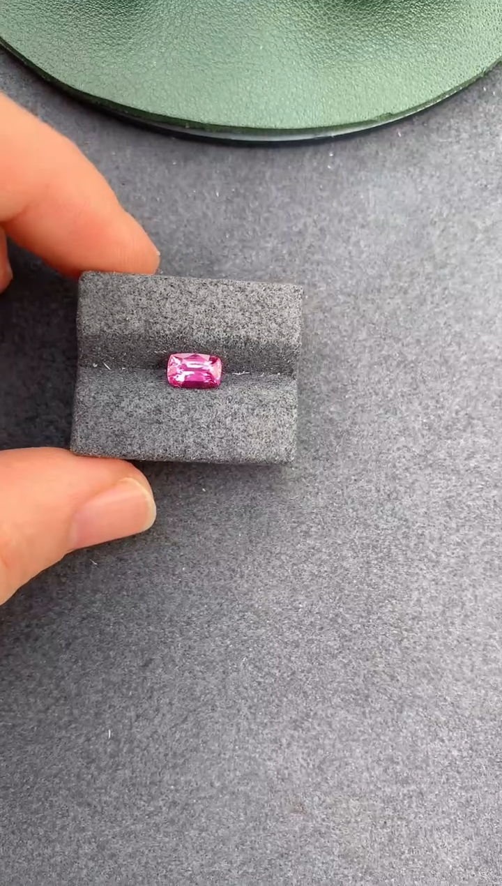 【闪购商品】尖晶石裸石未镶嵌1ct 粉尖晶