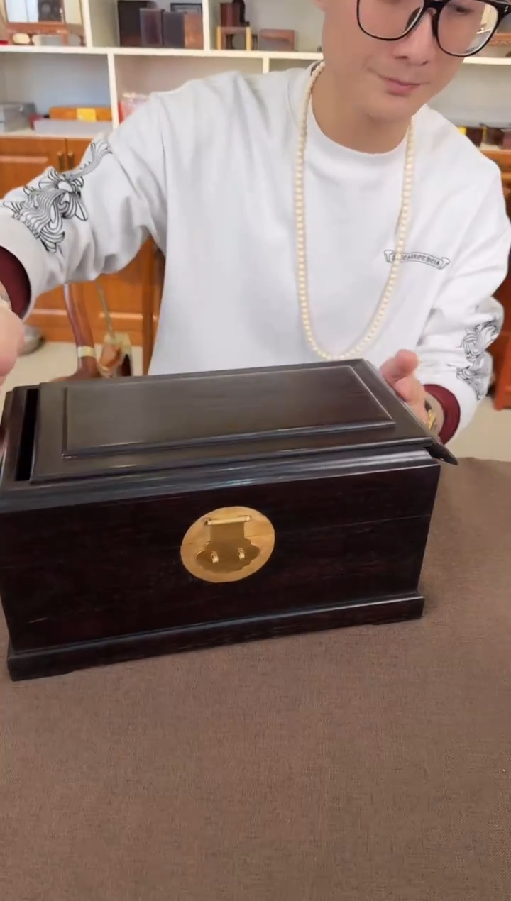 木小叶紫檀 冒箱33*19*17.5瑕疵