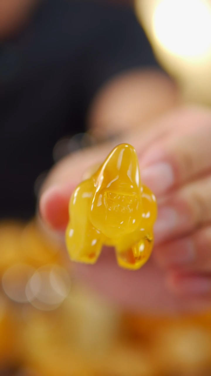 未镶嵌蜜蜡裸石22.11金绞蜜猩猩