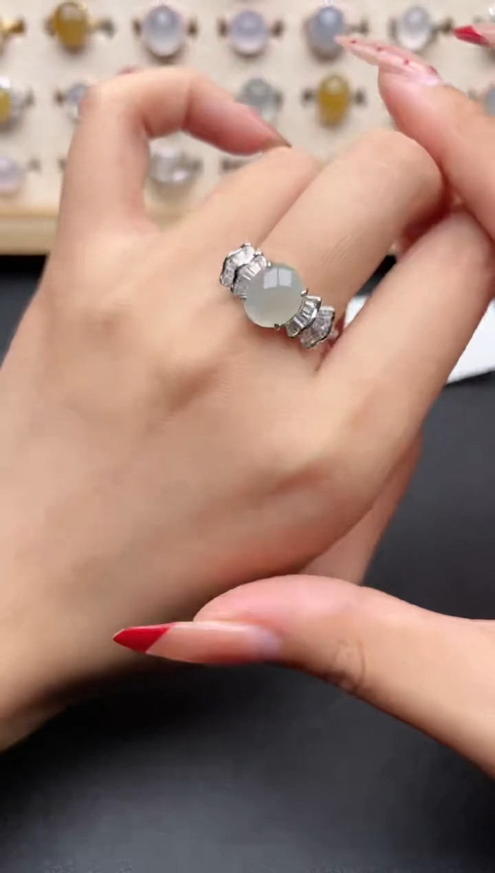 【闪购商品】翡翠戒指银S925镶嵌一物一证一礼盒