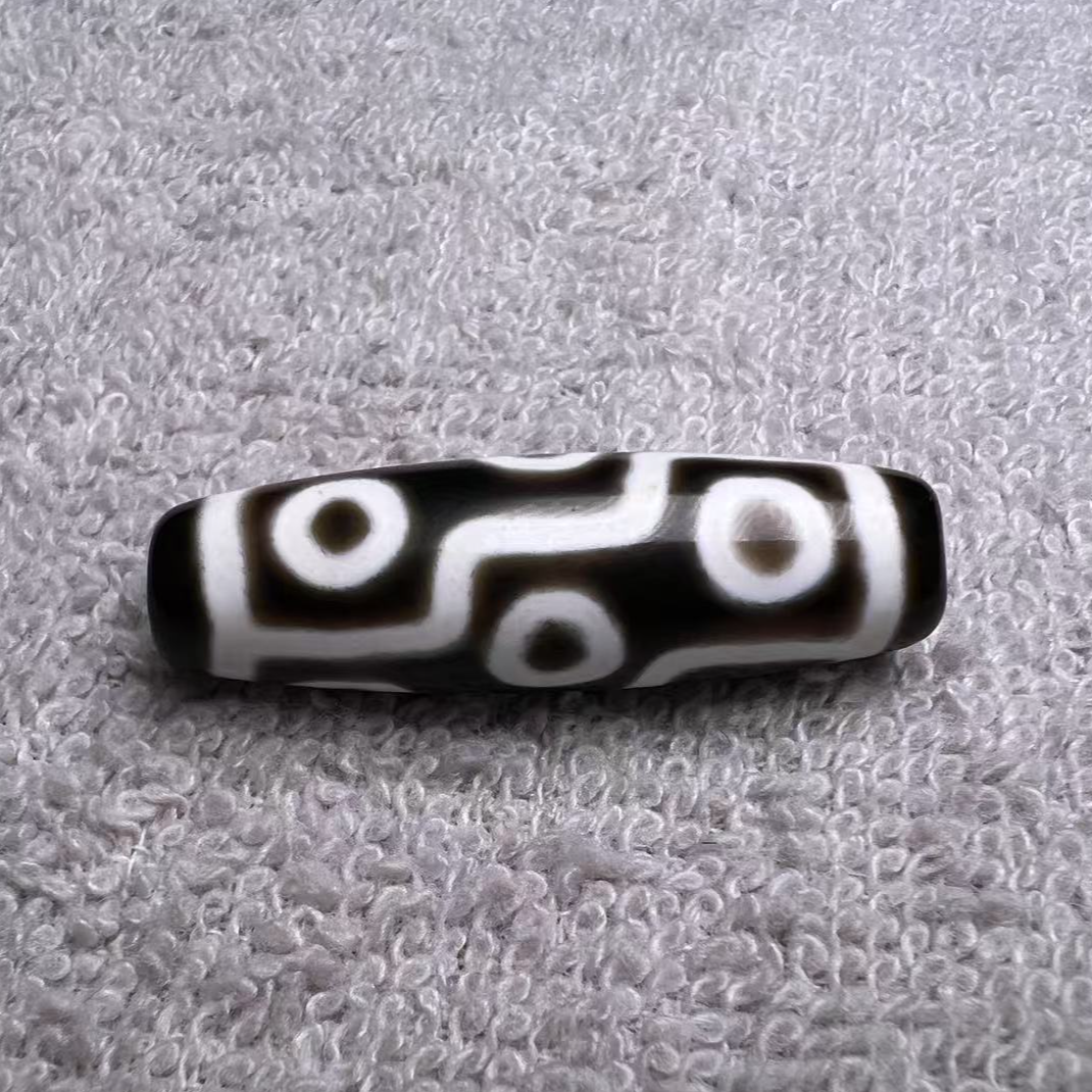 4号折现九眼，品相完美，男女锁骨颈饰