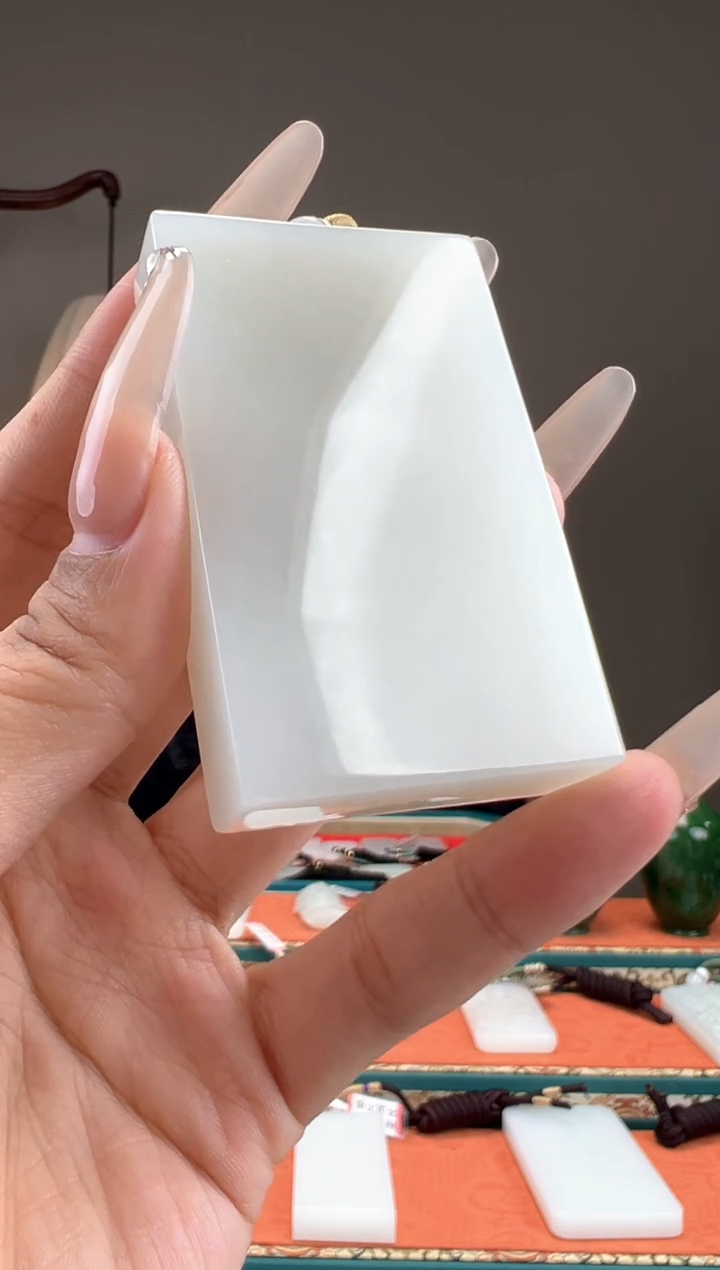 【闪购商品】和田玉颈饰未镶嵌1