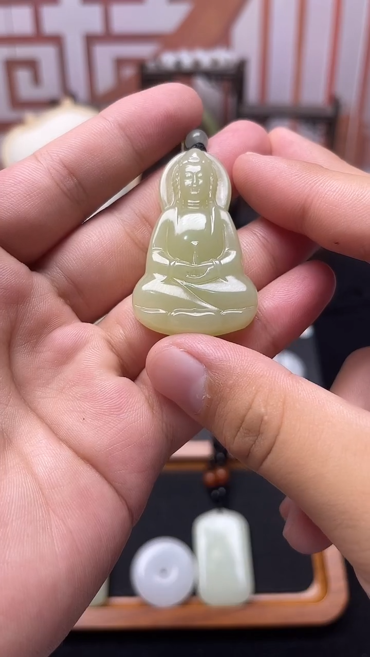 玉新疆青白35单面观音