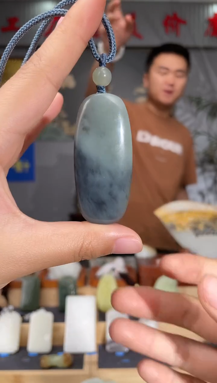 和田玉未镶嵌颈饰1