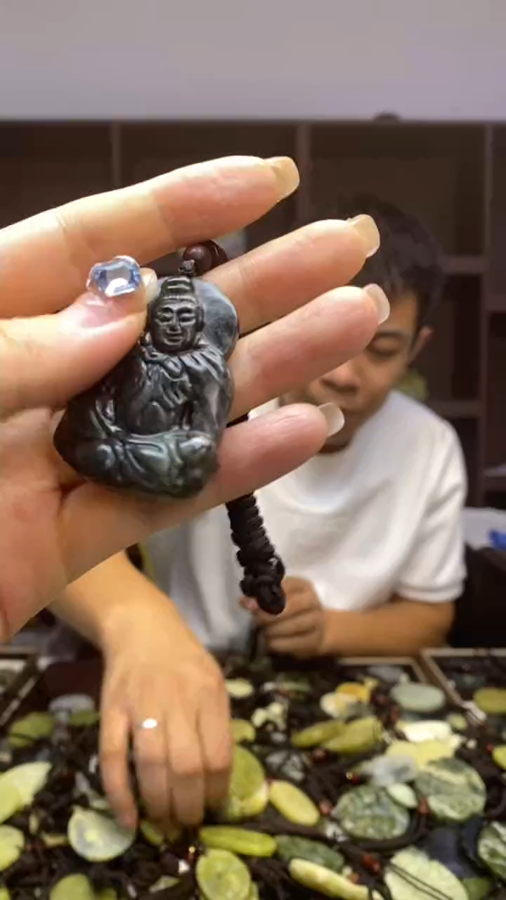 未镶嵌岫玉挂件 