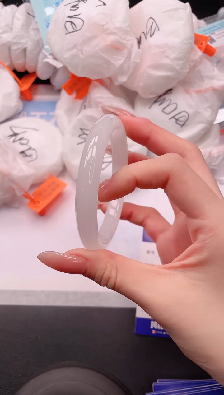 未镶嵌手镯石英质玉7V10-60