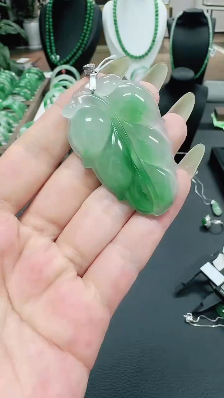 未镶嵌1石英质玉（非洲翠）/7879