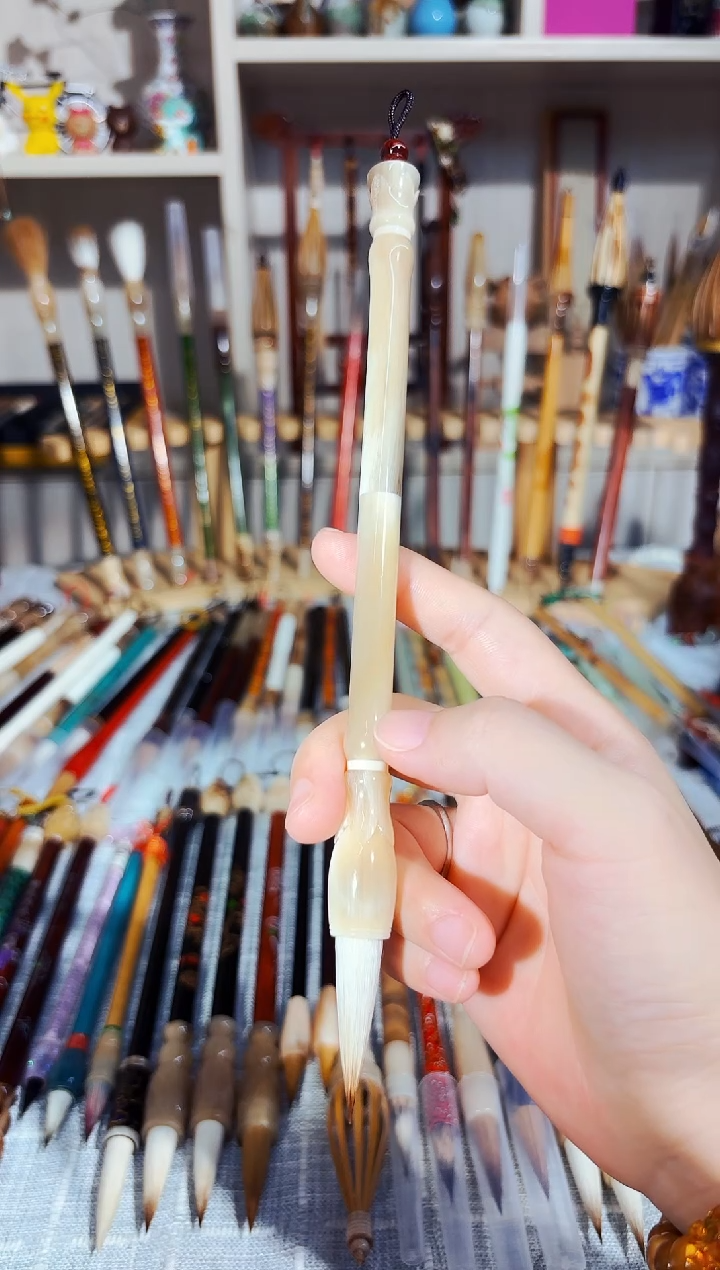 7号 乌干达牛角莲花斗纯兼毫出锋3.7（清水试笔）