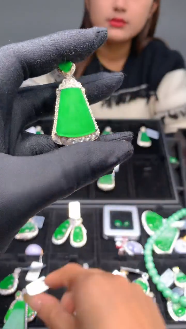 【闪购商品】定制翡翠未镶嵌46定制翡翠-多样性发货（发其一）