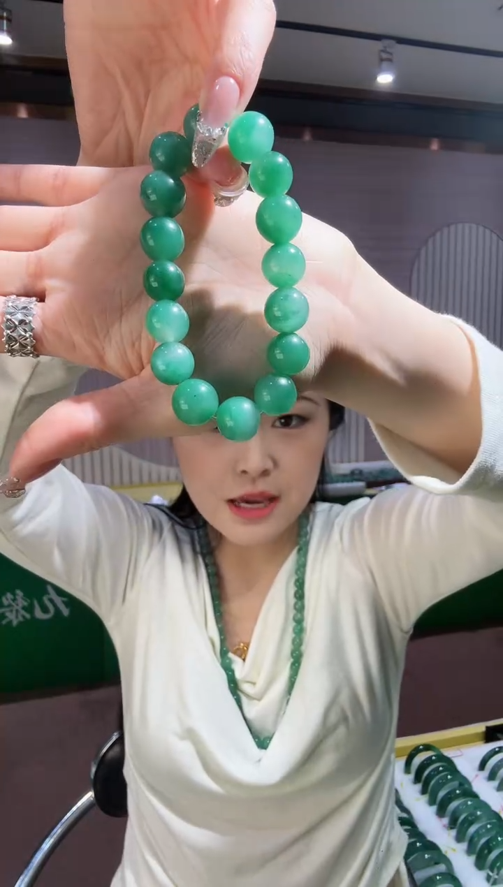 【闪购商品】石英质玉手镯未镶嵌1