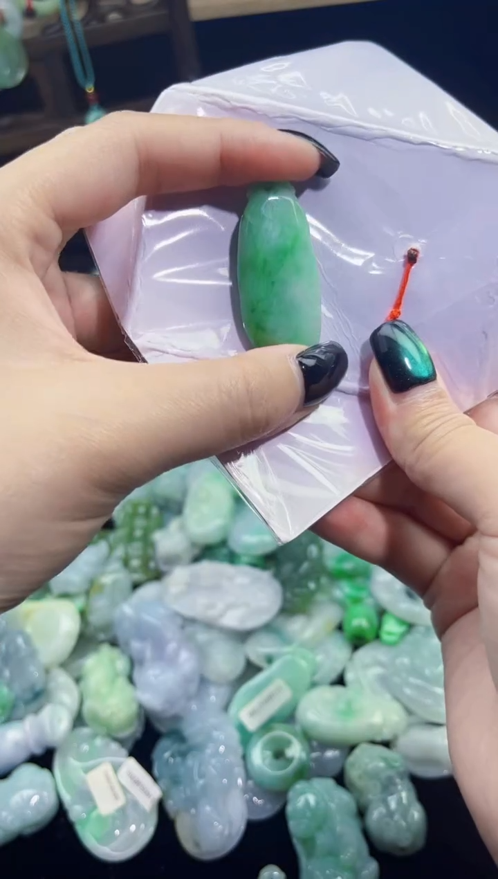 吊坠(不含链)未镶嵌翡翠天然翡翠吊坠A货