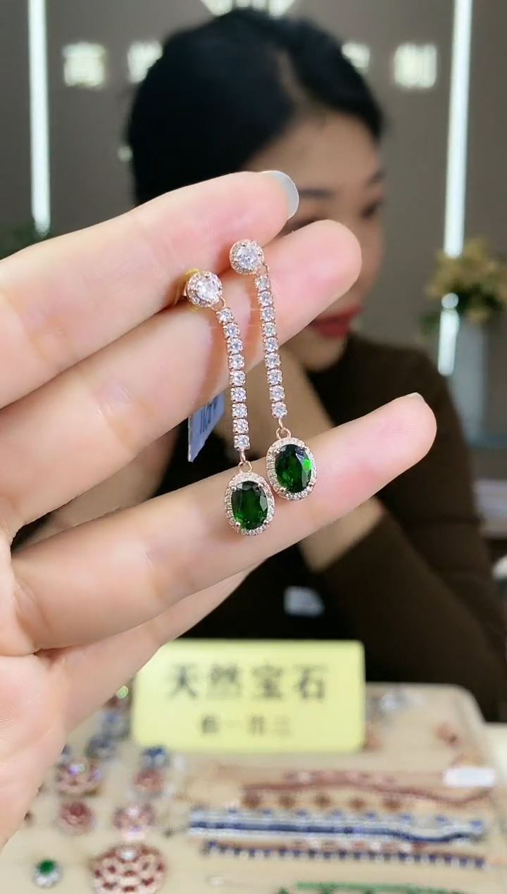 【闪购商品】透辉石耳饰银S925镶嵌耳饰