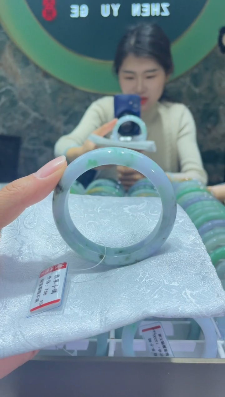 【闪购商品】翡翠手镯未镶嵌95940000