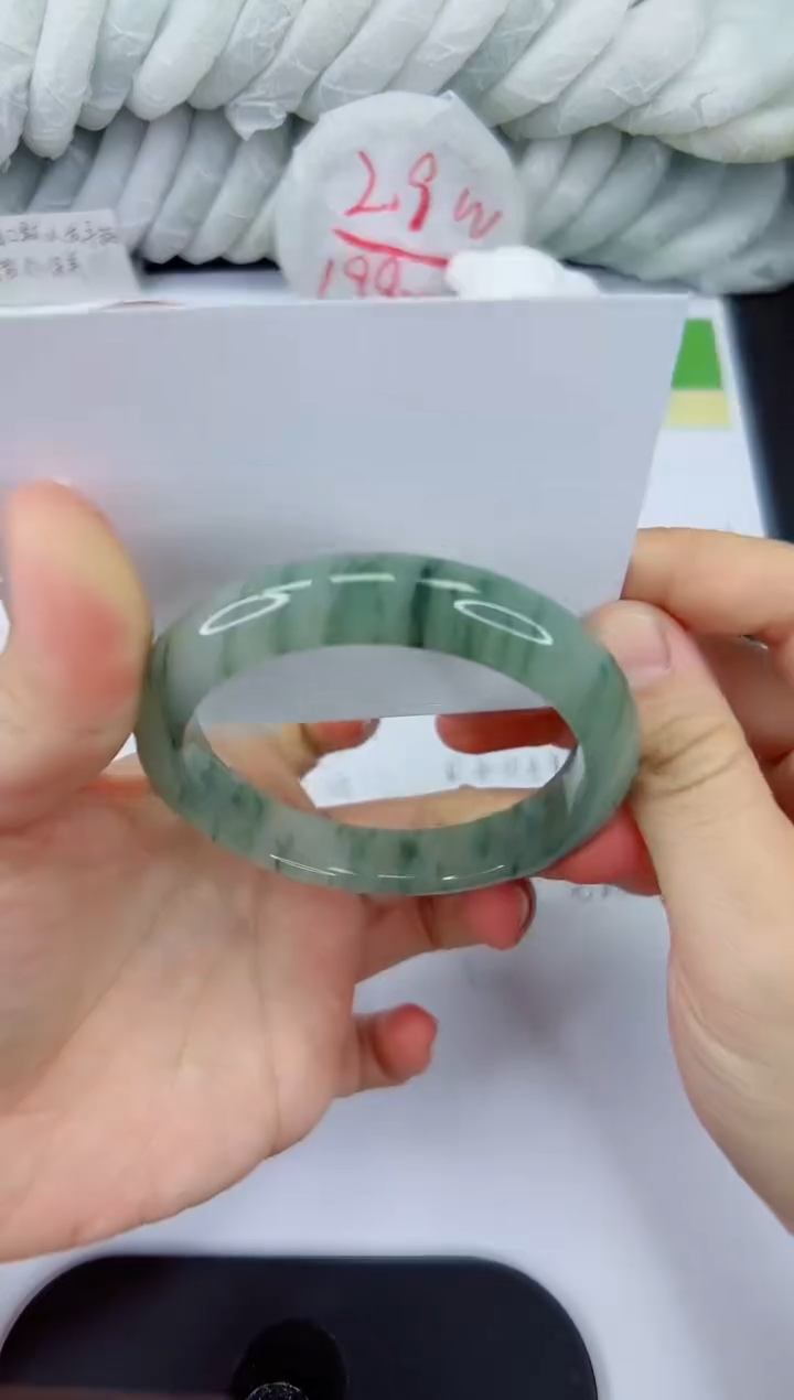 【闪购商品】石英质玉手镯未镶嵌247-58.5