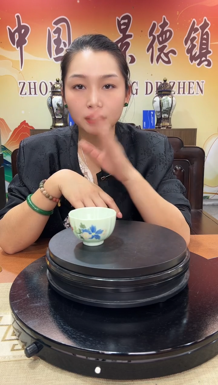 摆件瓷稀土繁花似锦八角杯