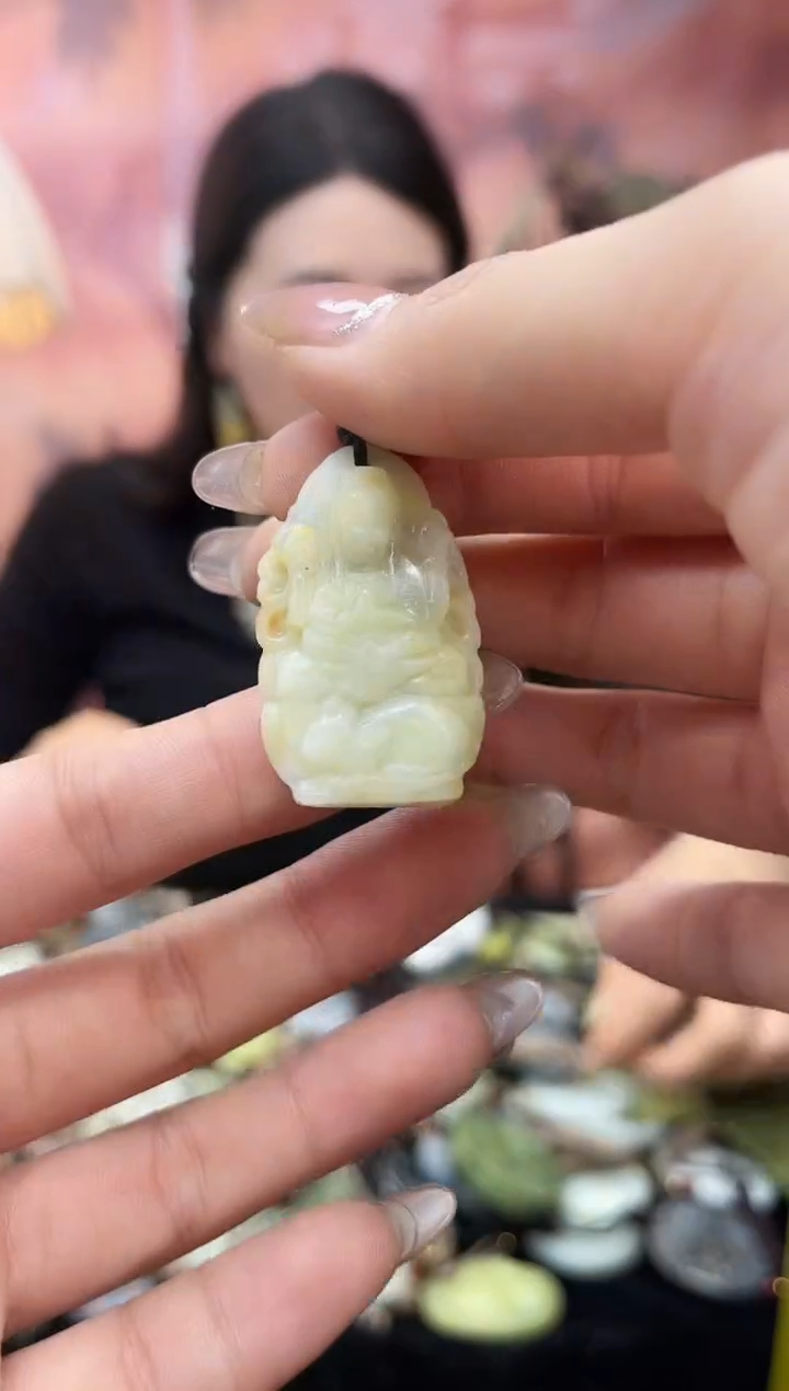 未镶嵌岫玉吊坠·