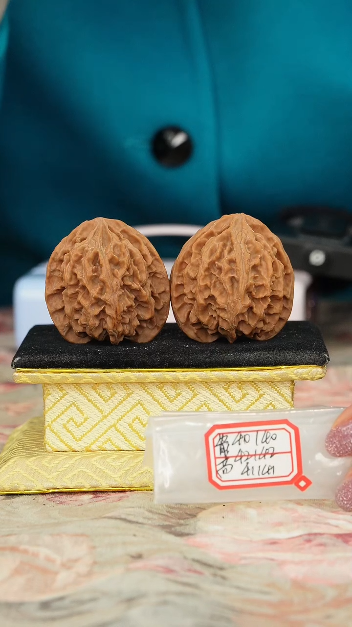 【闪购商品】文玩核桃把件苹果园