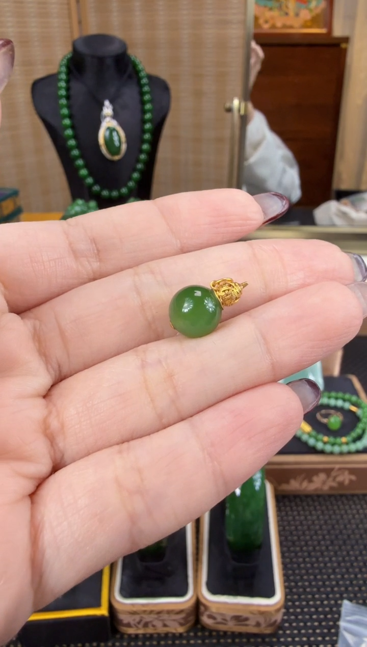 【闪购商品】和田玉（碧玉）吊坠(赠链)18K金镶嵌 