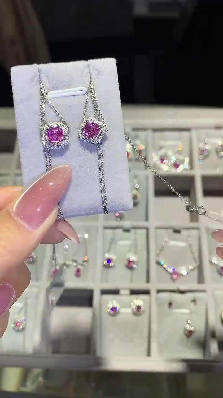 【闪购商品】蓝宝石项链18K金镶嵌70分帕帕拉恰项链多样性发一