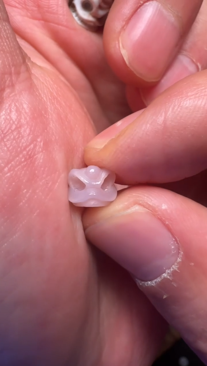 【闪购商品】玛瑙/玉髓颈饰未镶嵌珠改雕刻喜蛙单珠