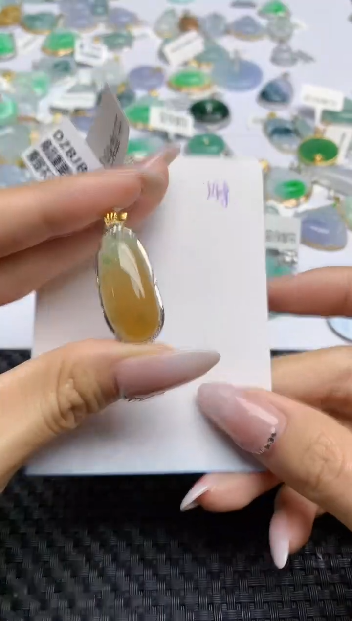 【闪购商品】翡翠颈饰18K金镶嵌 天然翡翠A货