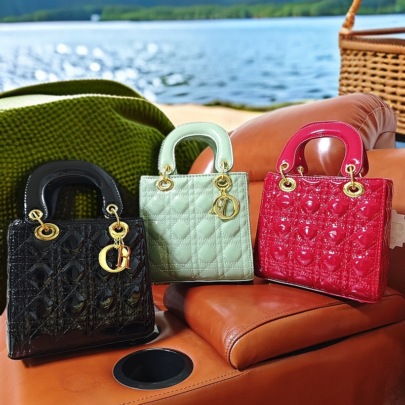 【陈总专属】2025-款手提时尚高级贵妇包包2个（颜色随机）