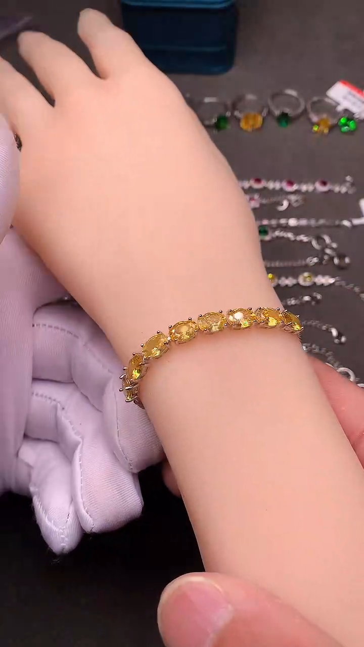 【闪购商品】彩色蓝宝石手链银S925镶嵌......