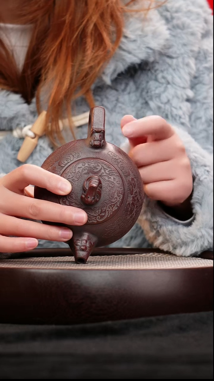 茶壶紫砂宜兴紫砂壶雕龙