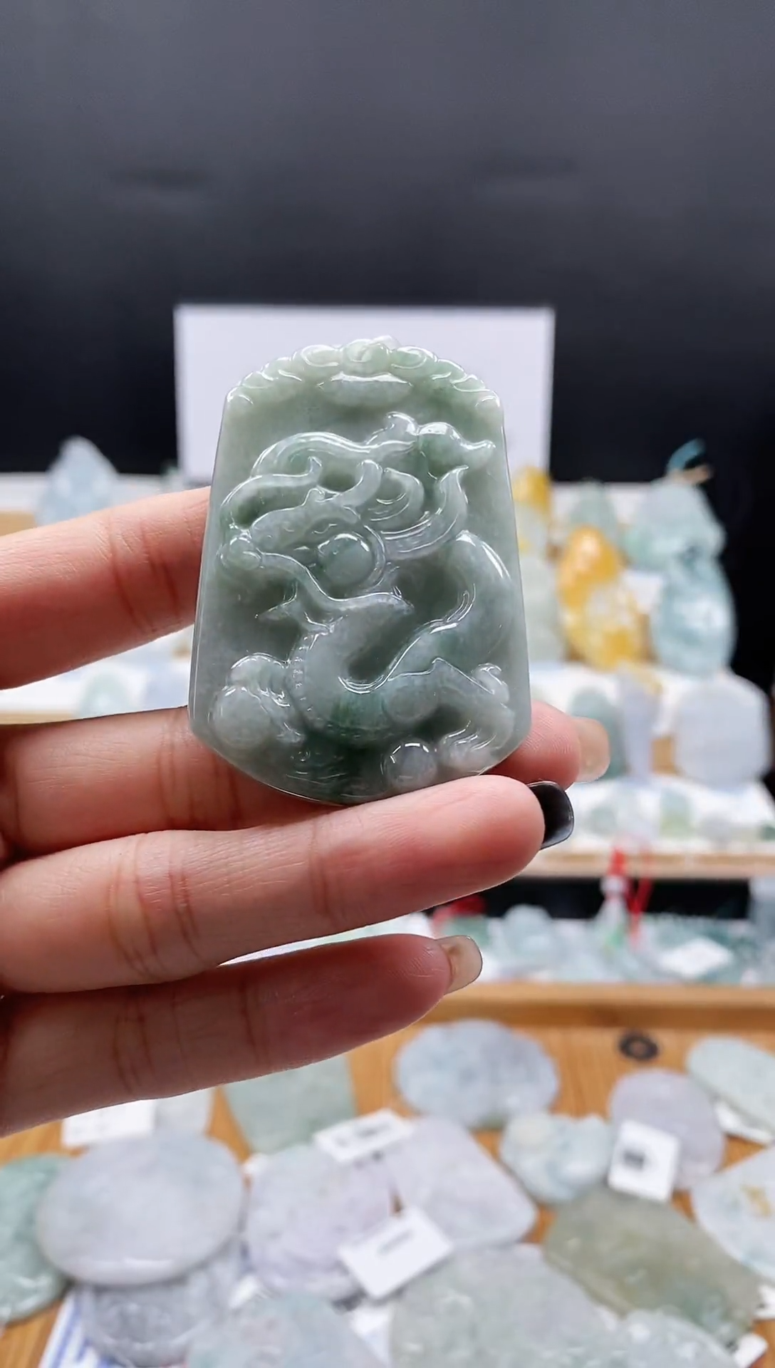 翡翠未镶嵌吊坠(不含链)13龙牌