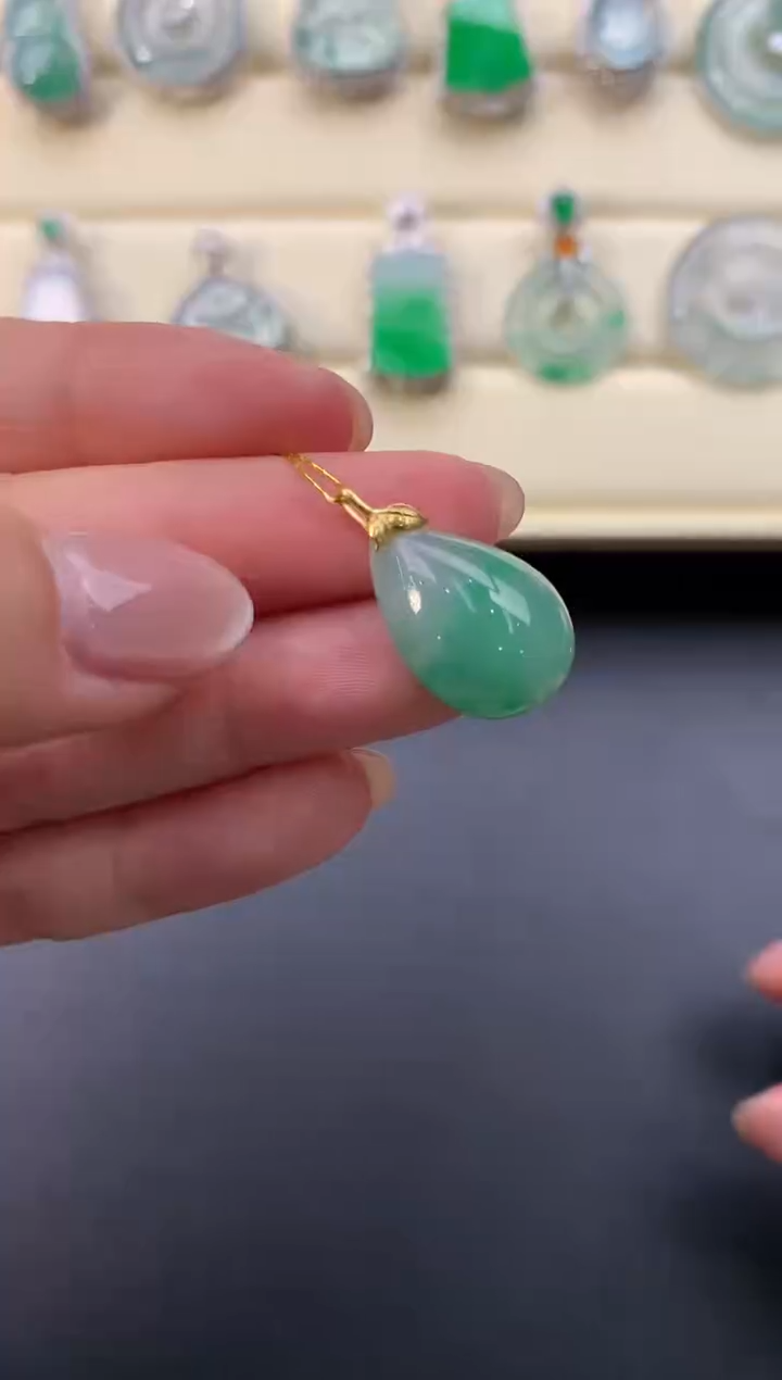 【闪购商品】翡翠颈饰18K金镶嵌W547     