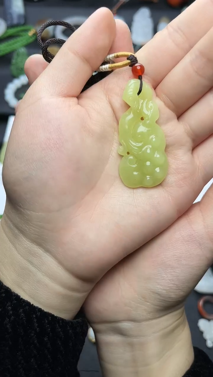 颈饰未镶嵌和田玉如意06