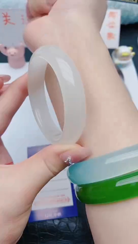 石英质玉手镯未镶嵌z48+57-58
