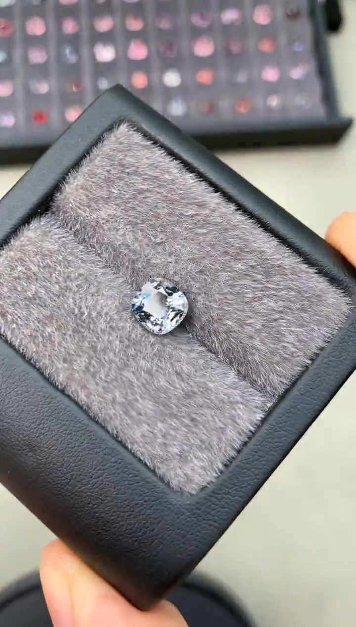 【闪购商品】定制尖晶石裸石未镶嵌2.20ct 枕型 银灰色调