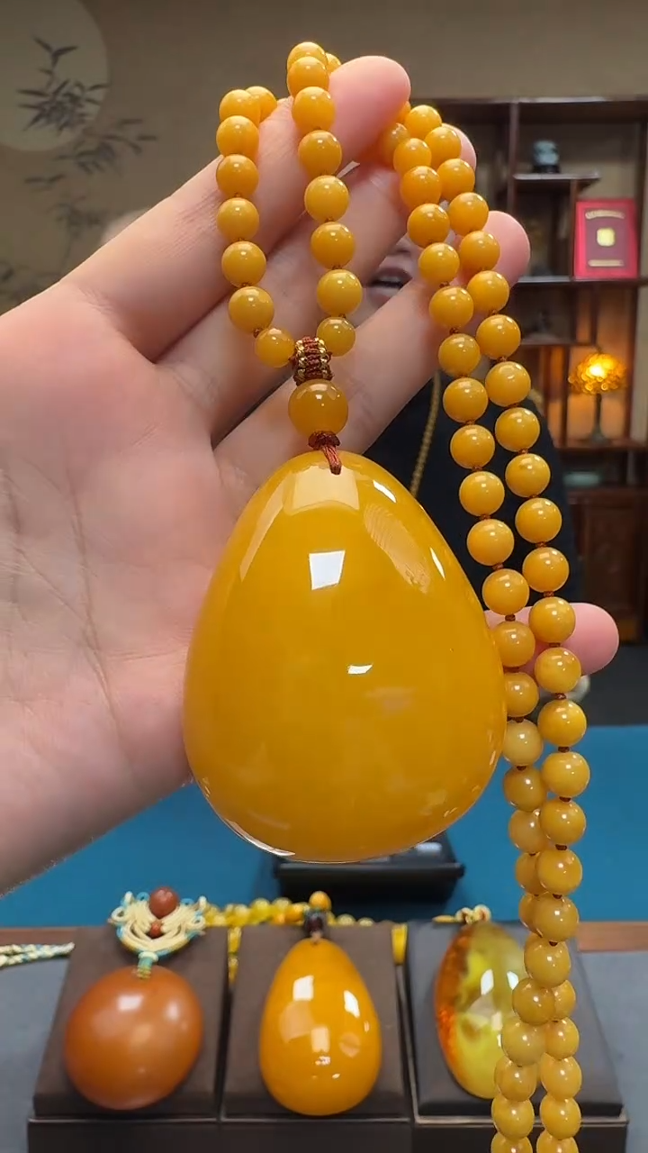 琥珀吊坠(赠链)未镶嵌天然保真蜜蜡水滴套装