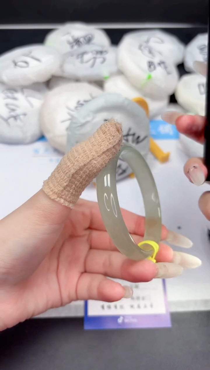 【闪购商品】石英质玉手镯合金231-58.3