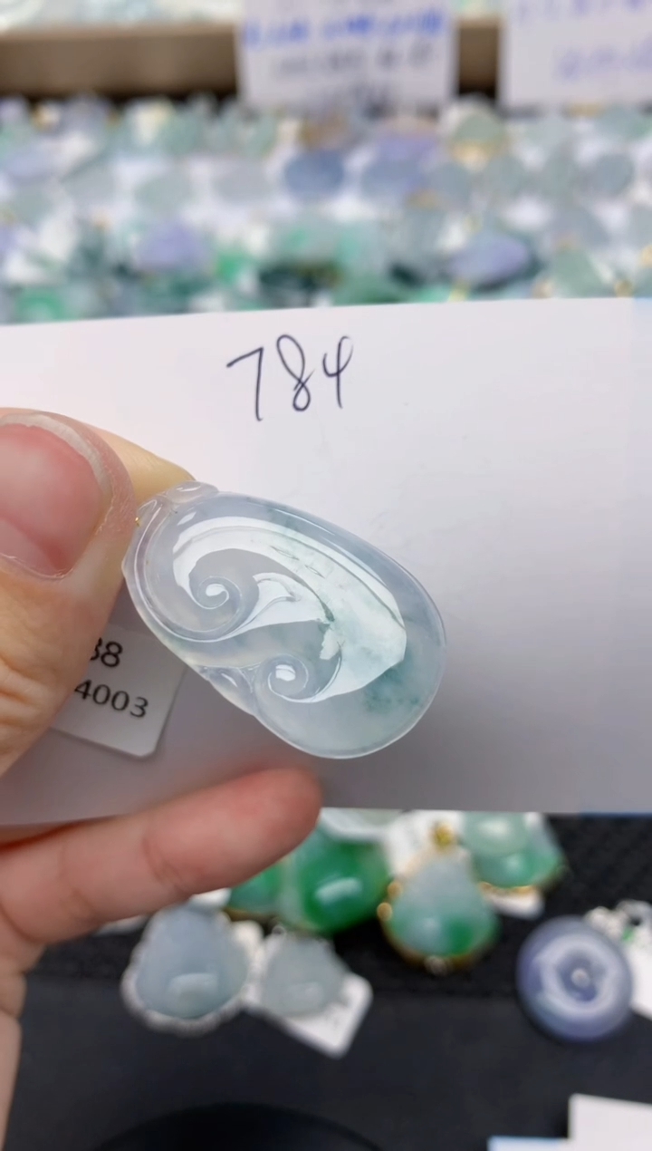 翡翠18K金镶嵌颈饰天然缅甸A货翡翠