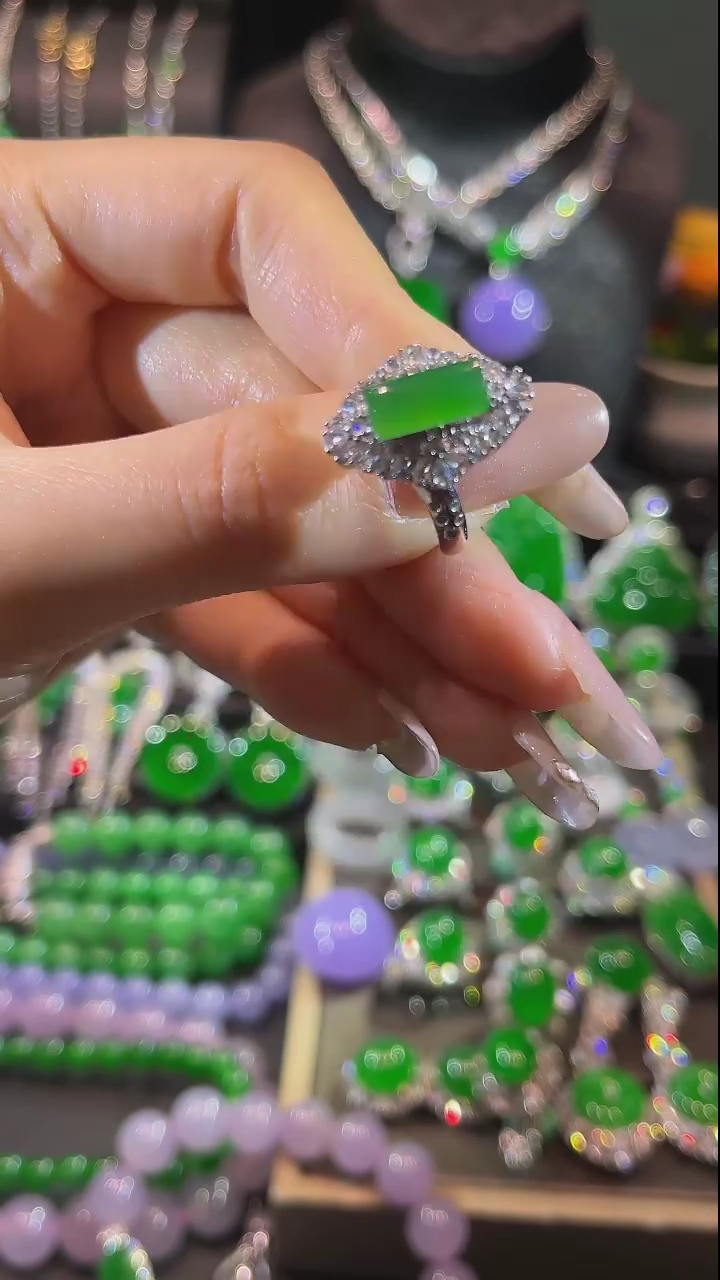 【闪购商品】翡翠戒指18K金镶嵌戒指
