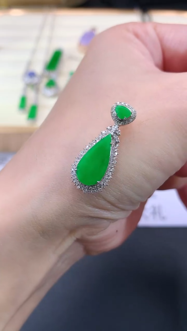 吊坠(不含链)18K金镶嵌翡翠|6800