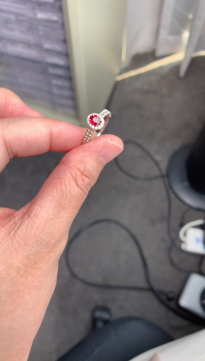 【闪购商品】红宝石颈饰18K金镶嵌43分红宝石戒指