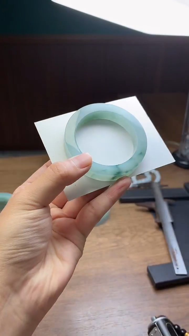 未镶嵌手镯定制翡翠爱***多定制