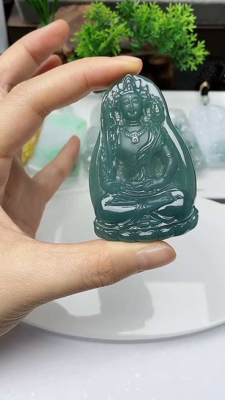 【闪购商品】翡翠颈饰未镶嵌         