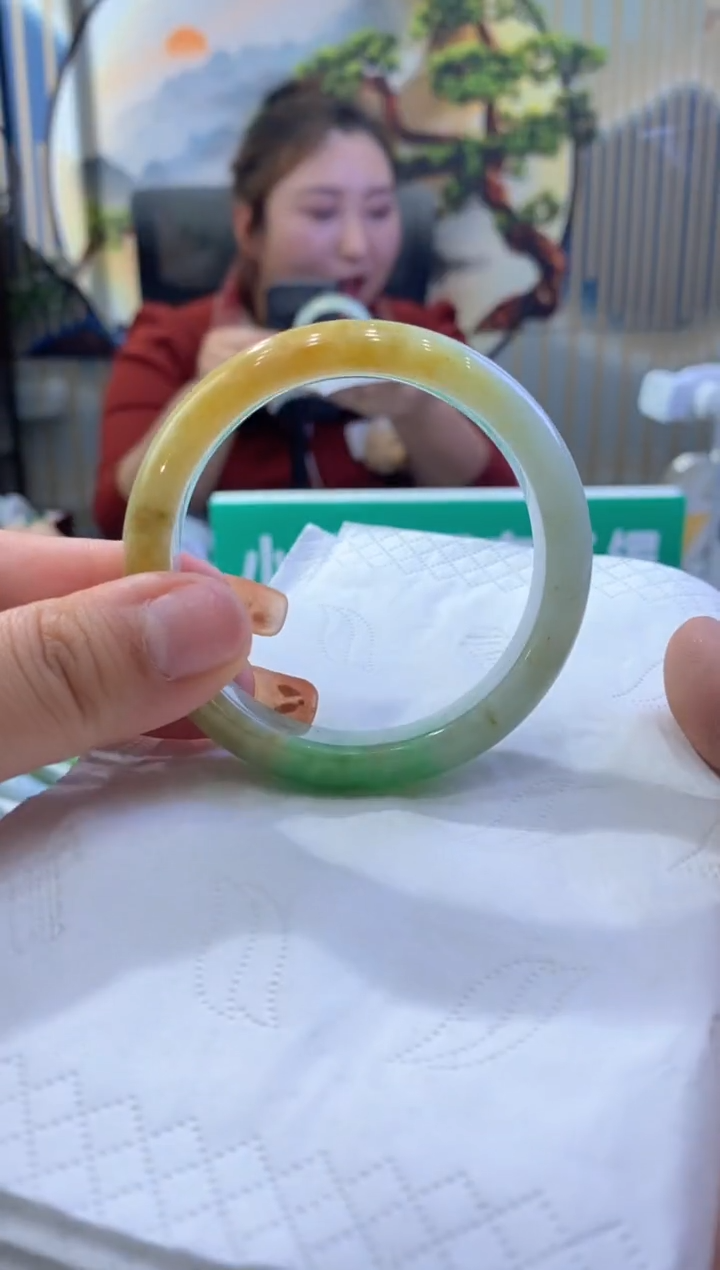 【闪购商品】翡翠手镯未镶嵌多人03990