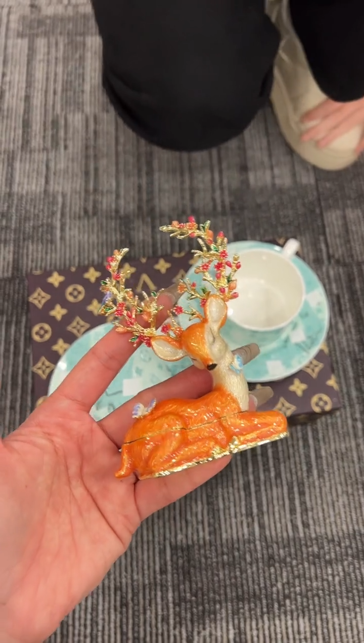 【闪购商品】杯H693--------------