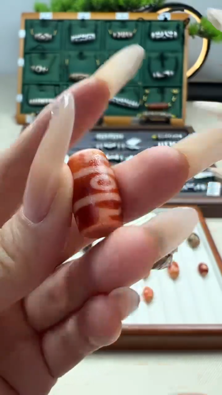 玛瑙/玉髓（覆膜）颈饰未镶嵌6微瑕随机发货