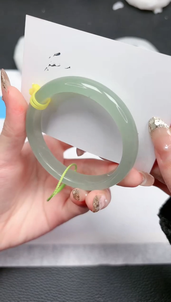 【闪购商品】石英质玉手镯未镶嵌75-55.7