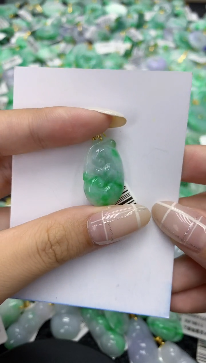 翡翠18K金镶嵌颈饰天然缅甸翡翠A货