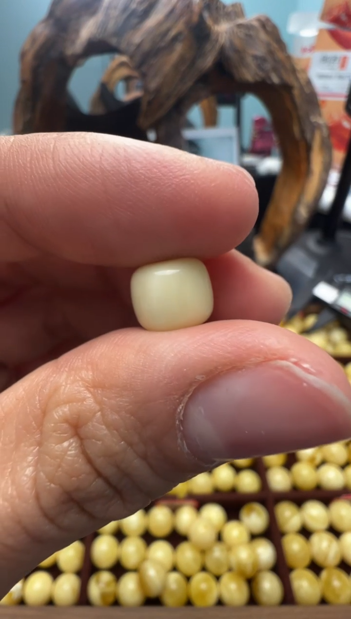 【闪购商品】琥珀裸石未镶嵌俄料老型8.6*7.4mm0.389克